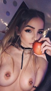 Peachtot Topless Snapchat Photos Leaked