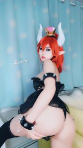 MissWarmJ Lewd Cosplay